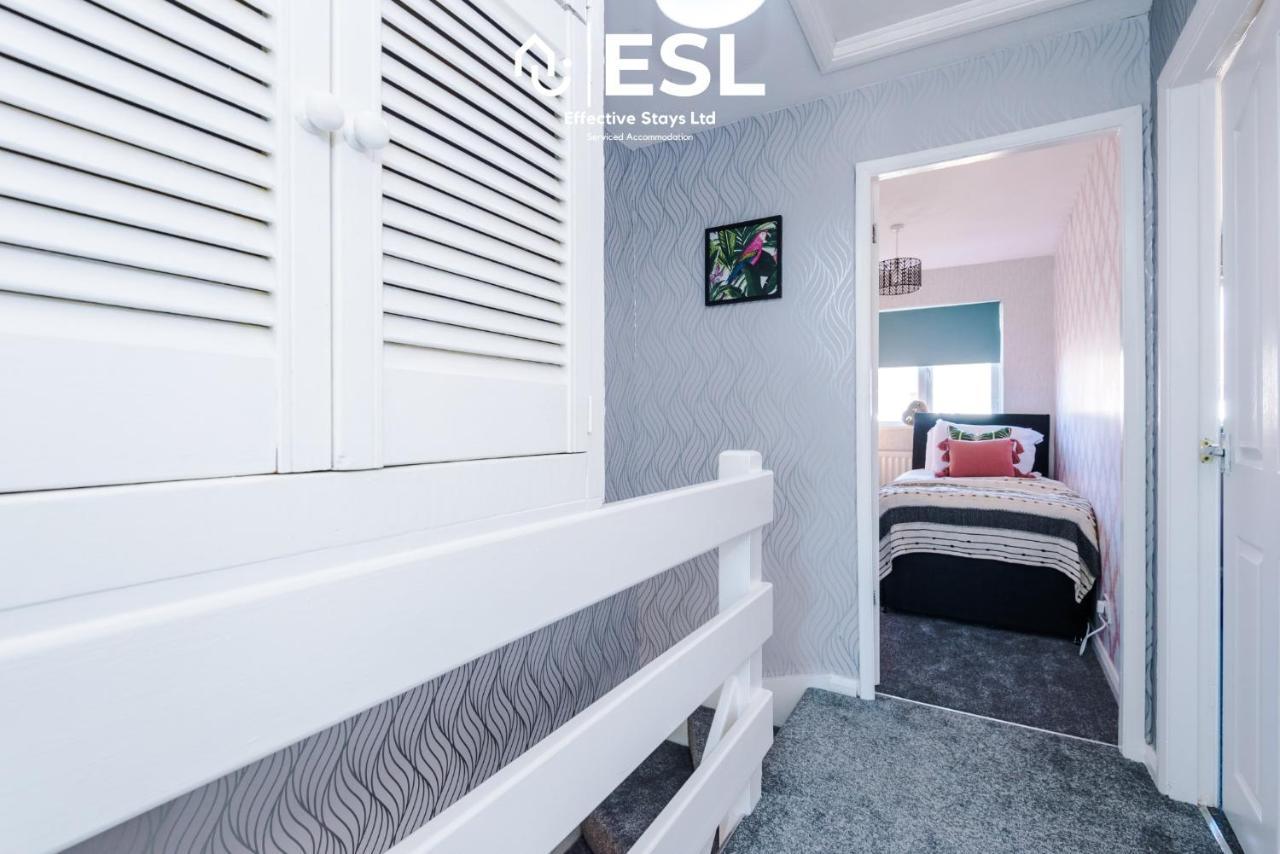 3 Bedroom House With Garden And Driveway Parking - Less Than 10 Mins From Chester City Centre Ngoại thất bức ảnh